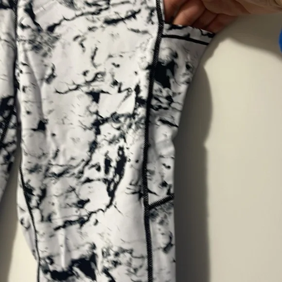 Women’s Size Large White/Black Marble Pattern High Waisted Yoga Pants w Pockets - Picture 5 of 8